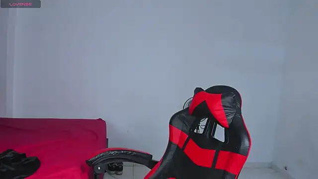 yumi hanna online show from 04.02.26