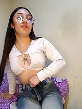 StefaniaFoxx  online show from 04.19.26