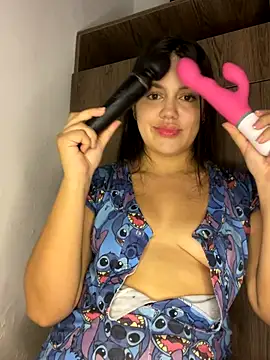 lunita sweet5 online show from 11.29.25