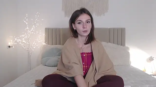 Little mia   online show from 10.03.25