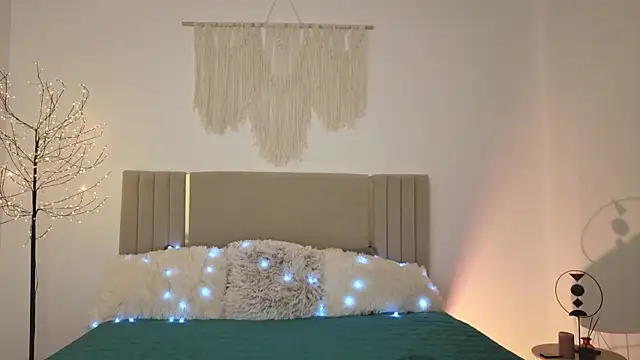 Little mia   online show from 04.01.26