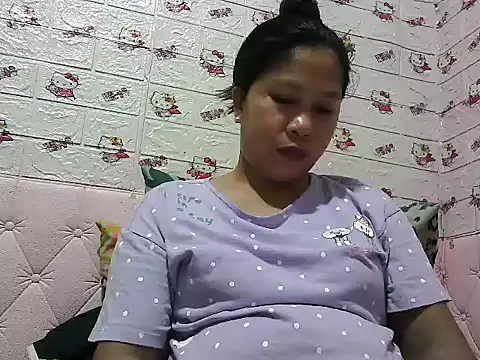 Snapshot of Pilipinalyn23 chatting on 05.22.26 Pilipinalyn23 online show from 05.22.26