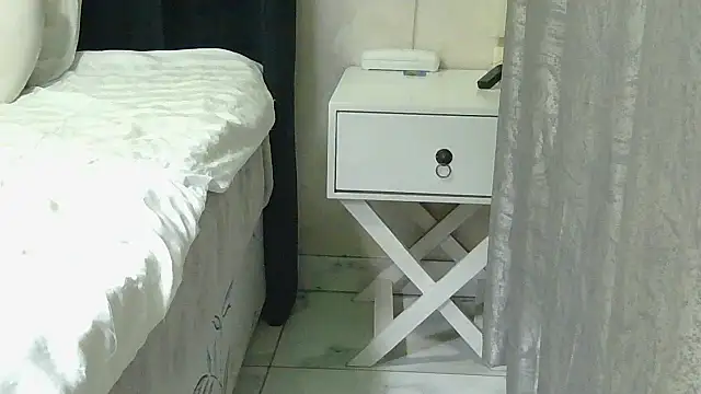 Petite Queenxx online show from 09.14.25