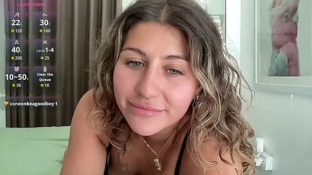 Snapshot of GoddessDove chatting on 11.07.25 GoddessDove online show from 11.07.25