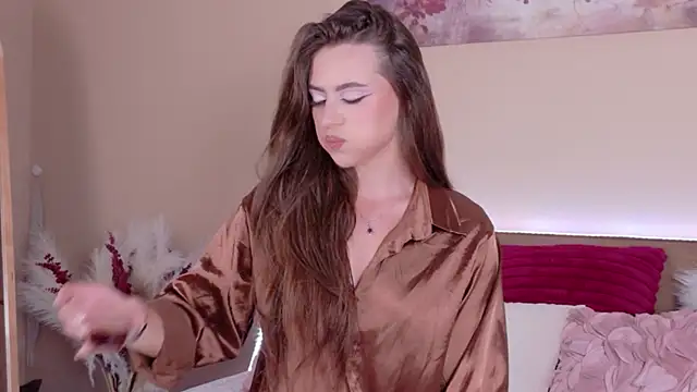 Sienna Voss online show from 04.04.26