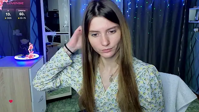 Snapshot of Vetta11 chatting on 10.25.25 Vetta11 online show from 10.25.25