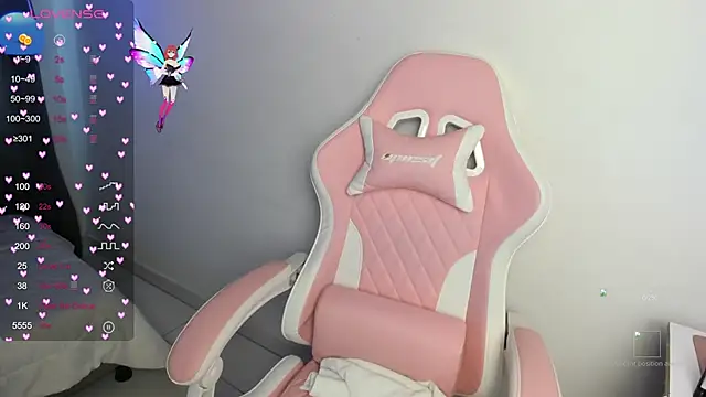 Snapshot of Angel_kanon chatting on 10.30.25 Angel kanon online show from 10.30.25