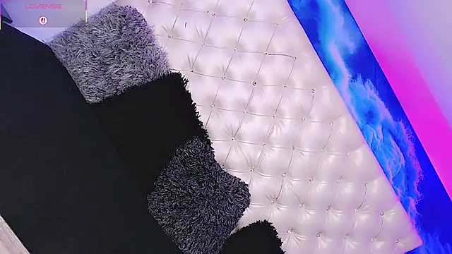 Milla Star  online show from 11.03.25