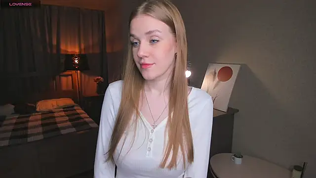 Snapshot of OdellaFrake chatting on 11.06.25 OdellaFrake online show from 11.06.25