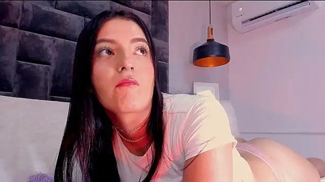Snapshot of EmmyVega_ chatting on 09.16.25 EmmyVega online show from 09.16.25