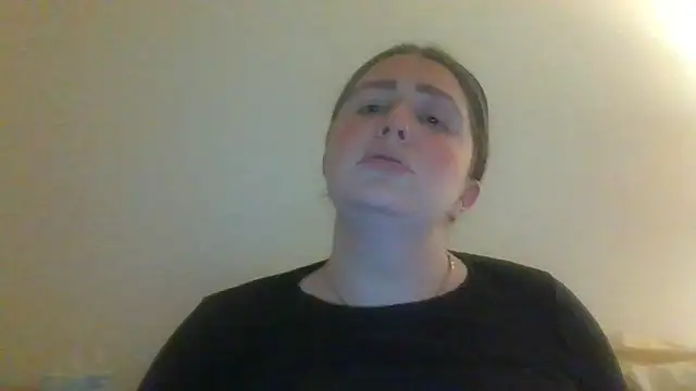 Snapshot of CherryJuneExperience chatting on 12.15.25 CherryJuneExperience online show from 12.15.25