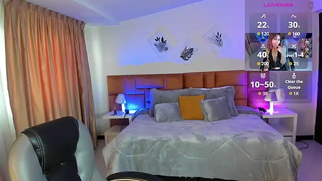 Snapshot of Catti_Brie chatting on 09.14.25 Catti Brie online show from 09.14.25