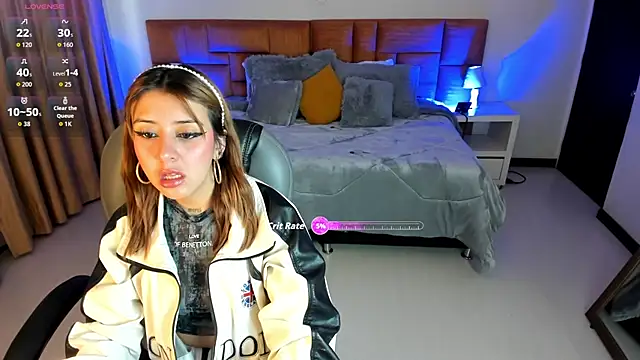 Catti Brie online show from 09.24.25