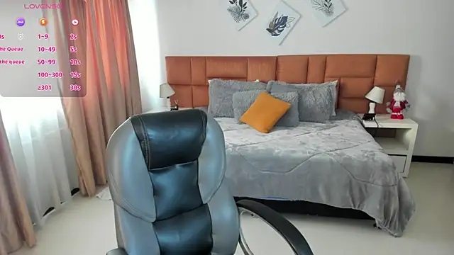 Snapshot of Catti_Brie chatting on 11.22.25 Catti Brie online show from 11.22.25