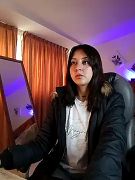 Snapshot of Catti_Brie chatting on 11.29.25 Catti Brie online show from 11.29.25