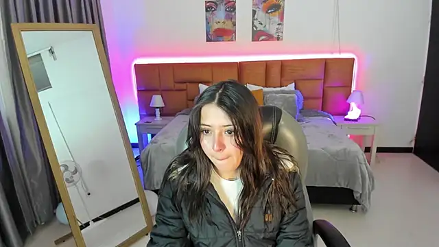 Catti Brie online show from 04.17.26