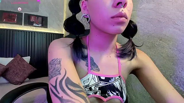 dark  nymph online show from 09.19.25