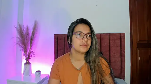 EllieFontanes online show from 09.18.25