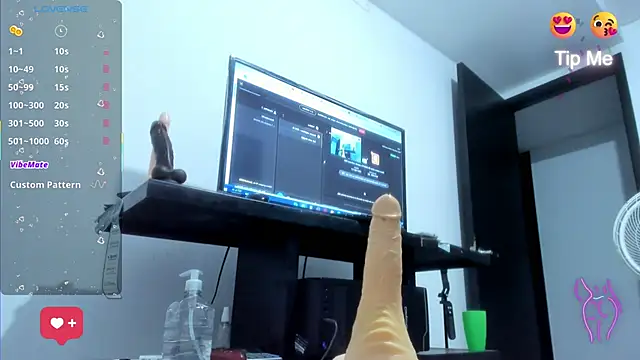 Alicia Whitee online show from 10.02.25