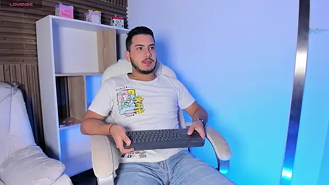 Axel grey  online show from 10.07.25