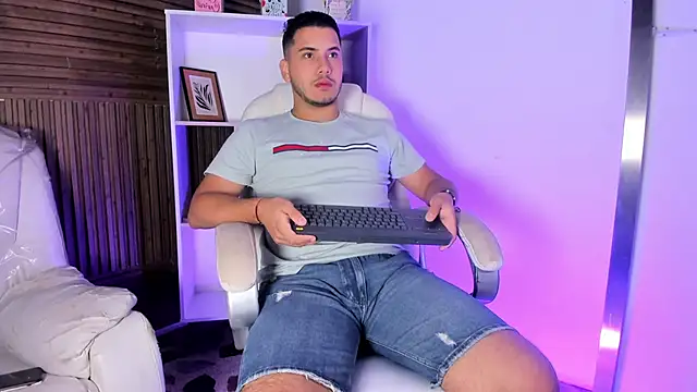 Axel grey  online show from 11.30.25