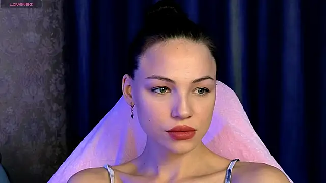 Lily Me online show from 09.11.25