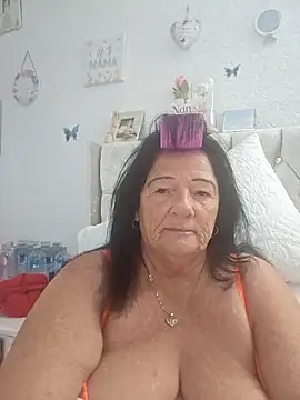 Snapshot of Angeldelightt chatting on 10.01.25 Angeldelightt online show from 10.01.25