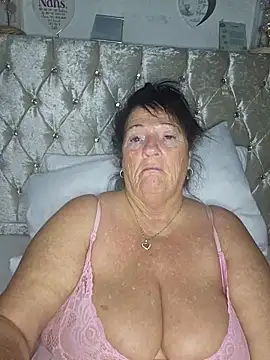 Snapshot of Angeldelightt chatting on 10.14.25 Angeldelightt online show from 10.14.25