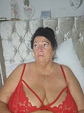 Snapshot of Angeldelightt chatting on 10.15.25 Angeldelightt online show from 10.15.25