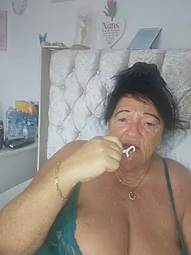 Snapshot of Angeldelightt chatting on 10.16.25 Angeldelightt online show from 10.16.25