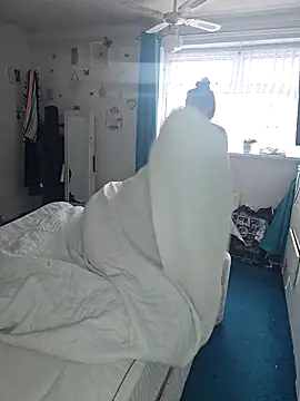 Snapshot of Angeldelightt chatting on 10.21.25 Angeldelightt online show from 10.21.25