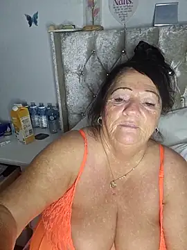 Snapshot of Angeldelightt chatting on 11.02.25 Angeldelightt online show from 11.02.25