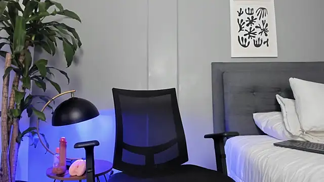 Tylerffoxx online show from 07.04.26