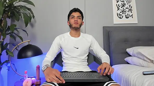 Tylerffoxx online show from 07.08.26