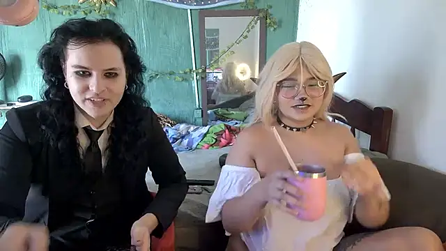 Snapshot of Angel_Duck chatting on 09.23.25 Angel Duck online show from 09.23.25