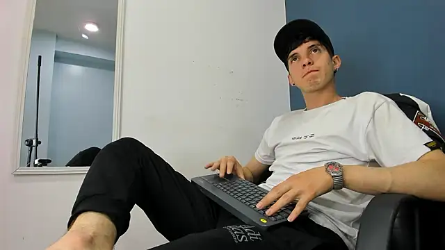 Jheampiiero online show from 02.07.26