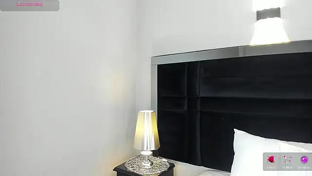 CarolineLee  online show from 02.27.26