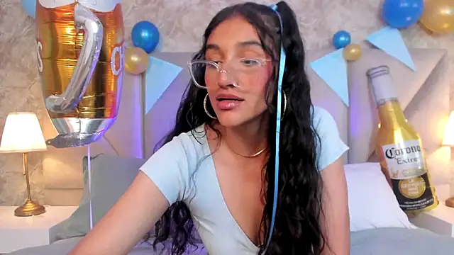 Snapshot of ValentiinaCruz chatting on 09.28.25 ValentiinaCruz online show from 09.28.25