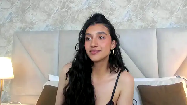 Snapshot of ValentiinaCruz chatting on 10.23.25 ValentiinaCruz online show from 10.23.25