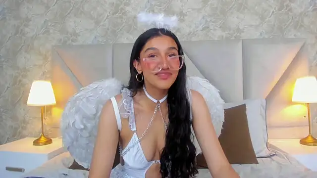 Snapshot of ValentiinaCruz chatting on 10.30.25 ValentiinaCruz online show from 10.30.25