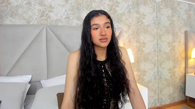 Snapshot of ValentiinaCruz chatting on 11.03.25 ValentiinaCruz online show from 11.03.25