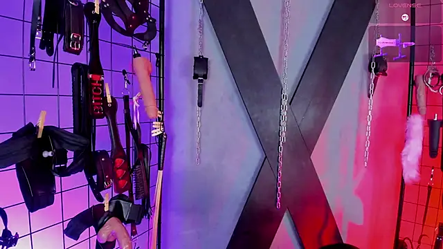 Snapshot of VictoryaLiah_BDSM chatting on 11.03.25 VictoryaLiah BDSM online show from 11.03.25