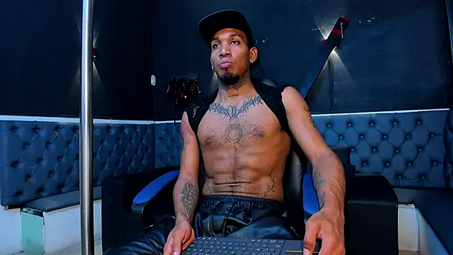 Snapshot of DIEGO_WICKED chatting on 09.27.25 DIEGO WICKED online show from 09.27.25