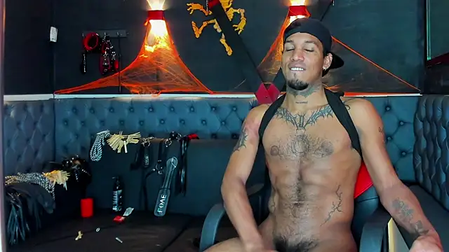 Snapshot of DIEGO_WICKED chatting on 10.26.25 DIEGO WICKED online show from 10.26.25