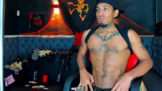 Snapshot of DIEGO_WICKED chatting on 10.29.25 DIEGO WICKED online show from 10.29.25