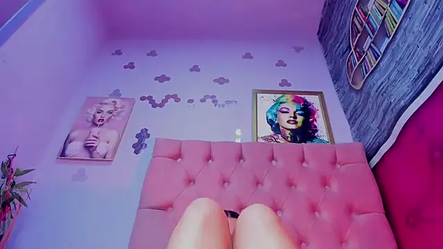 Megan Luxe online show from 11.30.25