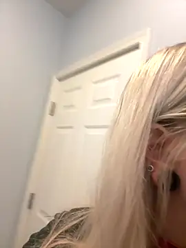 Snapshot of Paige_Turner chatting on 10.18.25 Paige Turner online show from 10.18.25