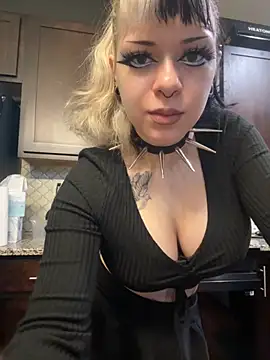 Snapshot of Paige_Turner chatting on 10.21.25 Paige Turner online show from 10.21.25