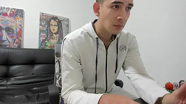 Mike3Xxx online show from 10.19.25