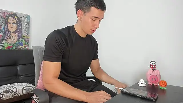 Mike3Xxx online show from 10.29.25